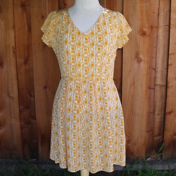 Attic And Barn 100% Silk Retro Print Mini Dress Made In Italy - Picture 1 of 17